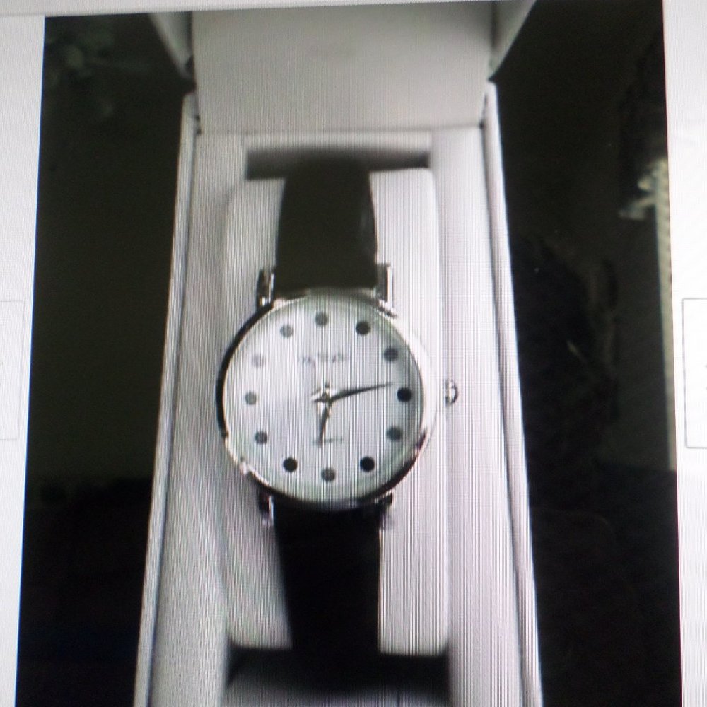 WOMAN'S WRIST WATCH